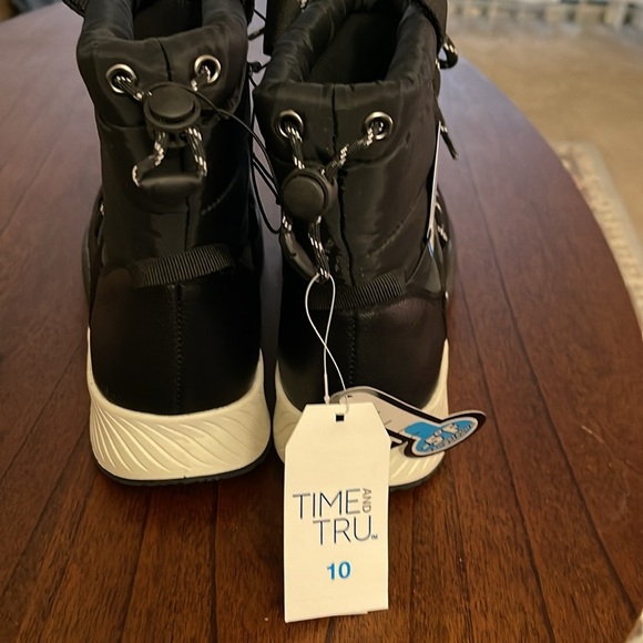 Time Tru WTR Puff with drw string Bootie